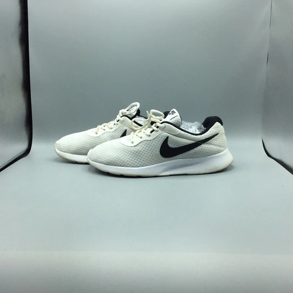 White Nike Tanjun Men’s  12 Sneakers Shoes - Picture 2 of 8
